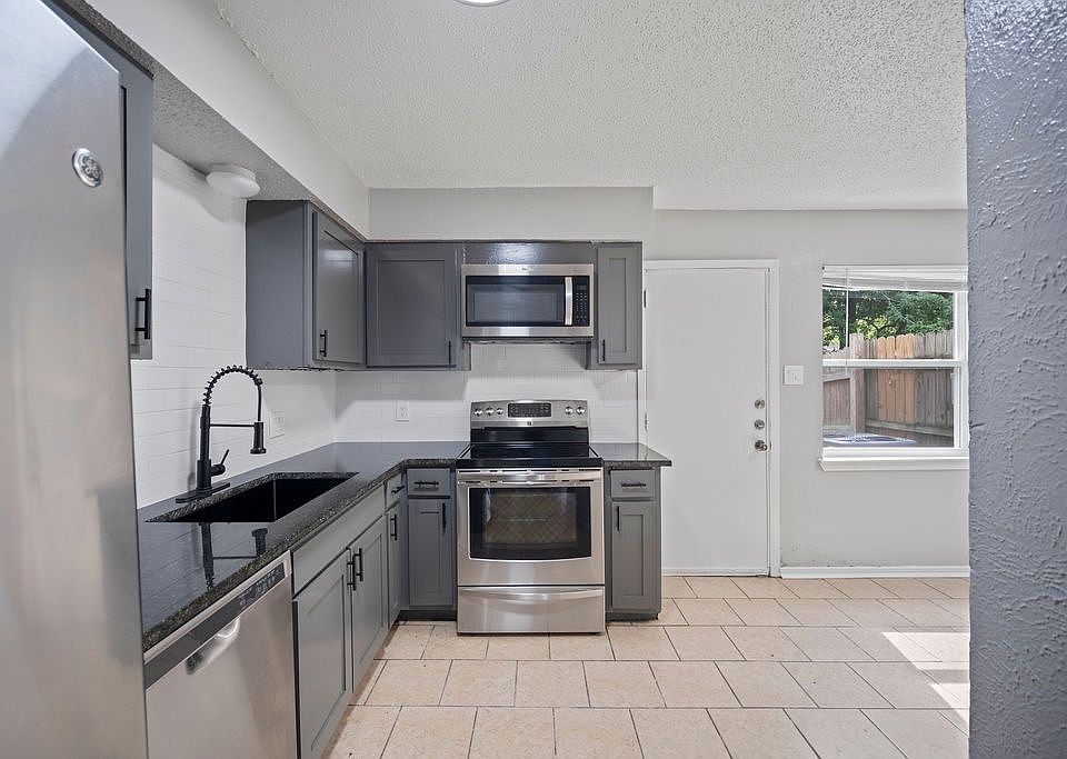 1st image of 509 N Elm St #10