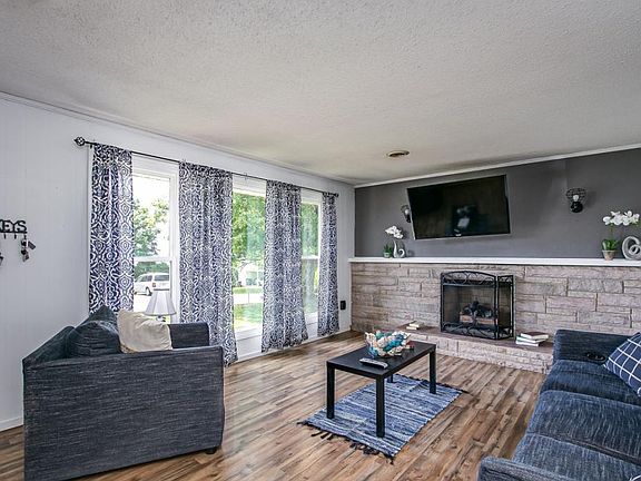 5th image of 102 Monticello Pl