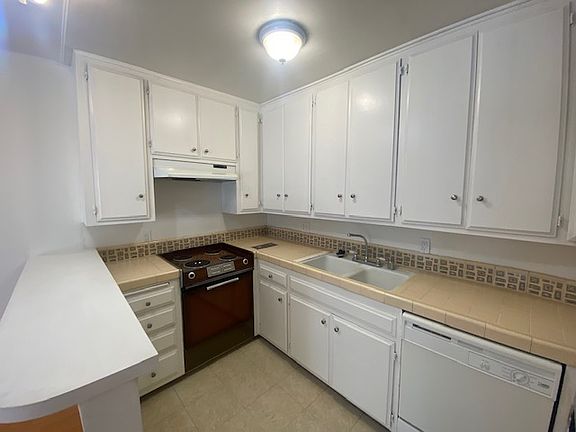 4th image of 11920 Mayfield Ave APT 2