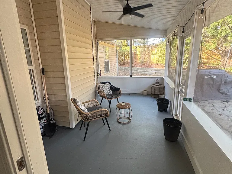 Screen back porch