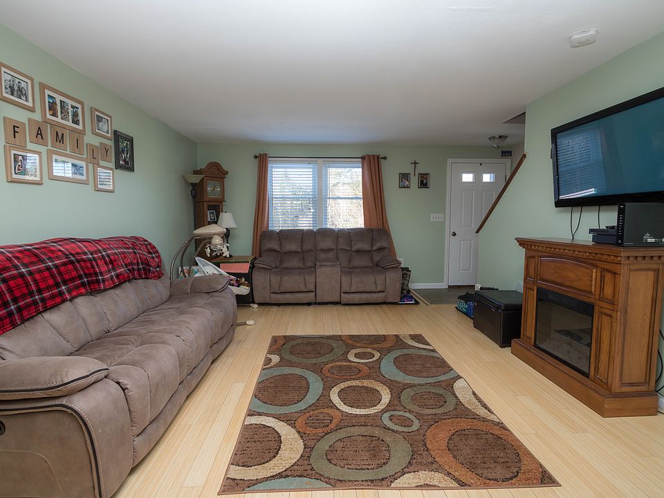 2nd image of 38 Allen St APT 2C