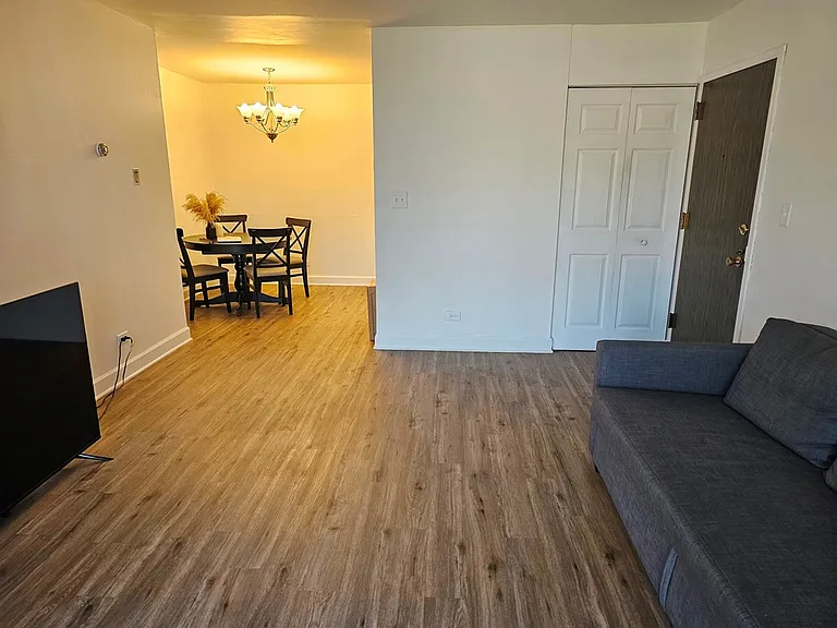 865 Westmoreland Dr #24 — Photo 2