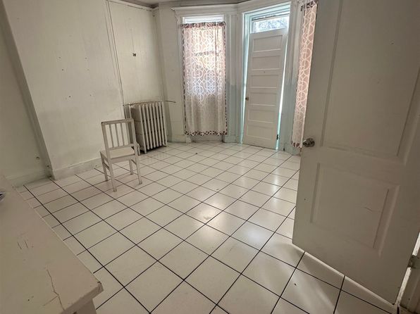 212 61st St, West New York, NJ 07093