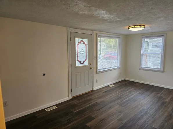 2019 S Winston St, Peoria, IL 61605