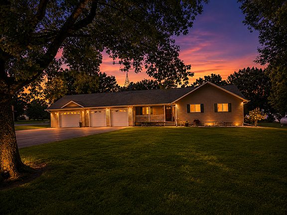4th image of 4 S Fox Lake Dr E