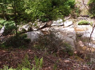 216 Paradise Falls Rd, Hendersonville, NC 28792