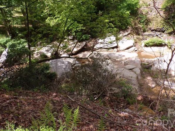 216 Paradise Falls Rd, Hendersonville, NC 28792