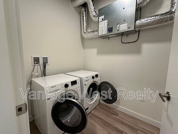 4th image of 1057 Frost Rd #315