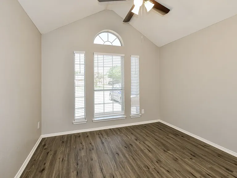 105 Princeton Cir — Photo 12