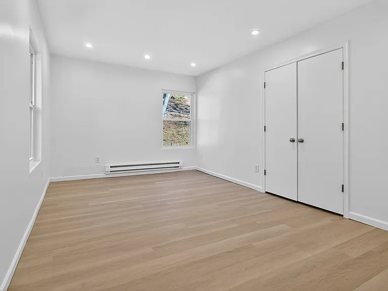 Large Bedroom #1