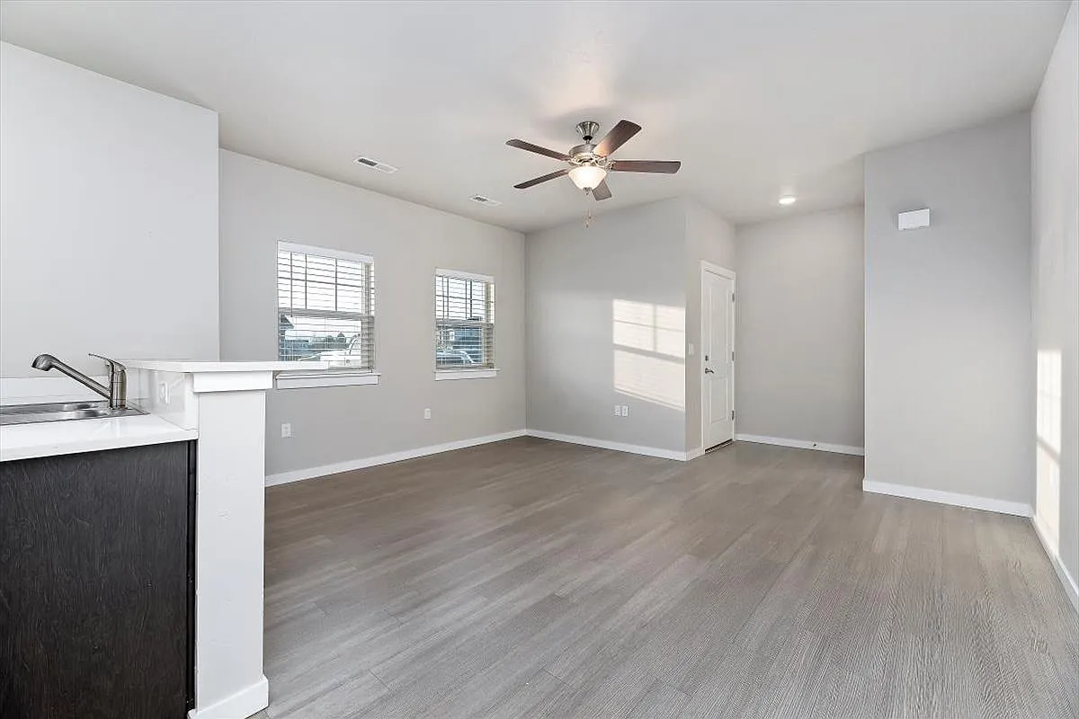 White Hawk Townhomes — Photo 4