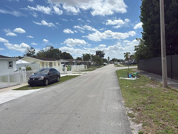 4th image of 19825 NW 44th Pl