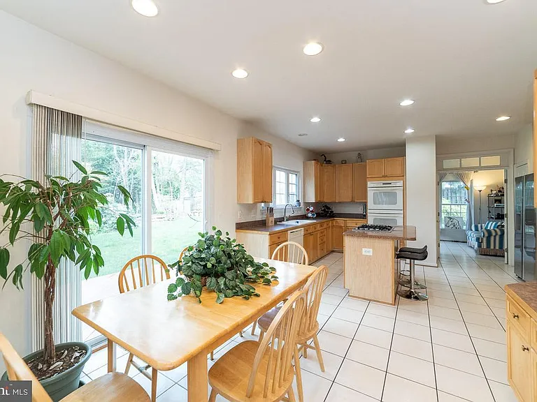 2944 Edgelea Rd — Photo 14