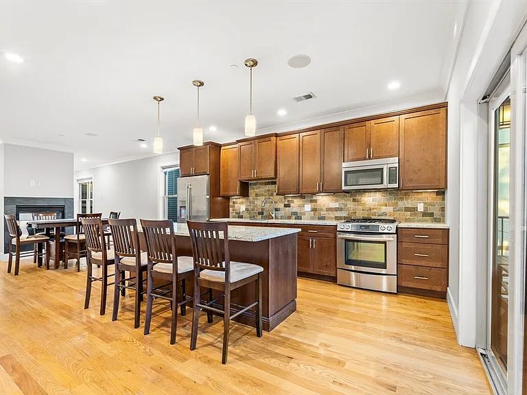 146 Athens St #3 — Photo 9