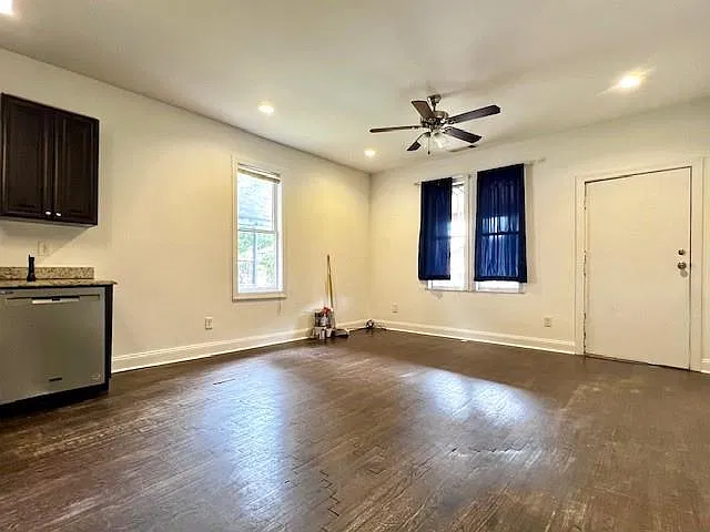 2 bed, 2.0 bath, 1100 sqft, $1,745 — Photo 3
