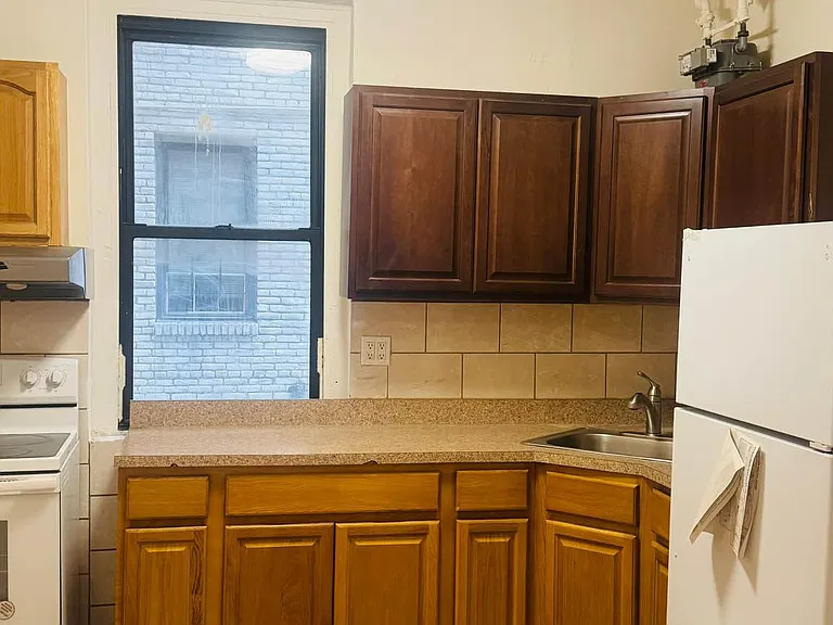 650 Ocean Ave #6B — Photo 3
