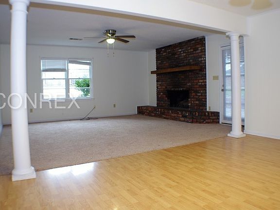 3rd image of 312 Blackwood Dr