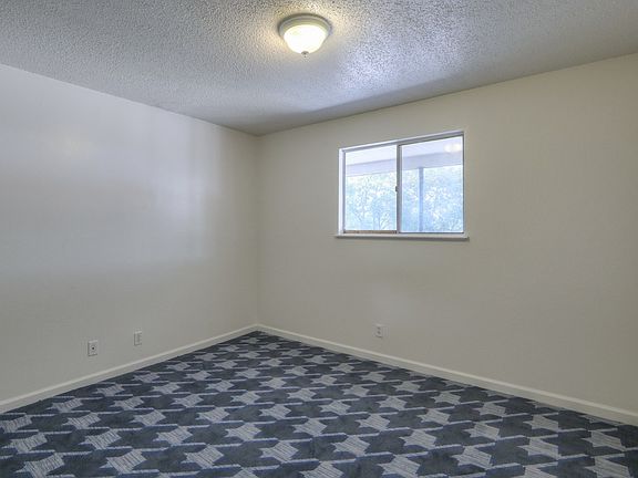 4th image of 317 Nix Dr APT 14