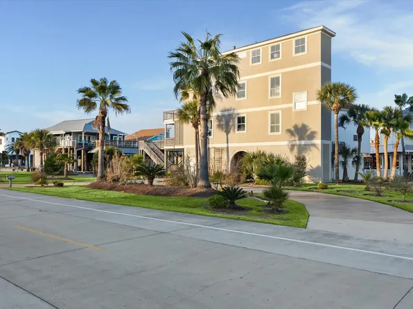 1854 Tiki Dr, Tiki Island, TX 77554