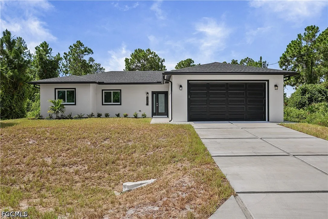 4 bed, 2.5 bath, 1632 sqft, $2,400 — Photo 1