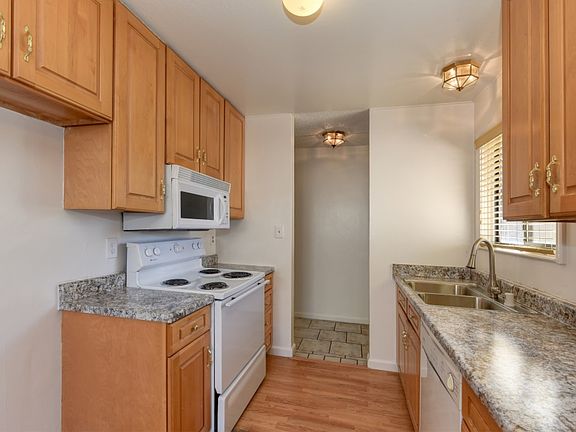 3rd image of 9369 Terra Linda Dr