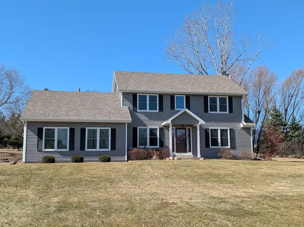 11111 Huron Dr, Spring Grove, IL 60081