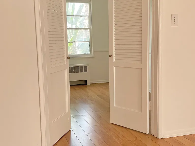228 S Sycamore Ave #11 — Photo 4