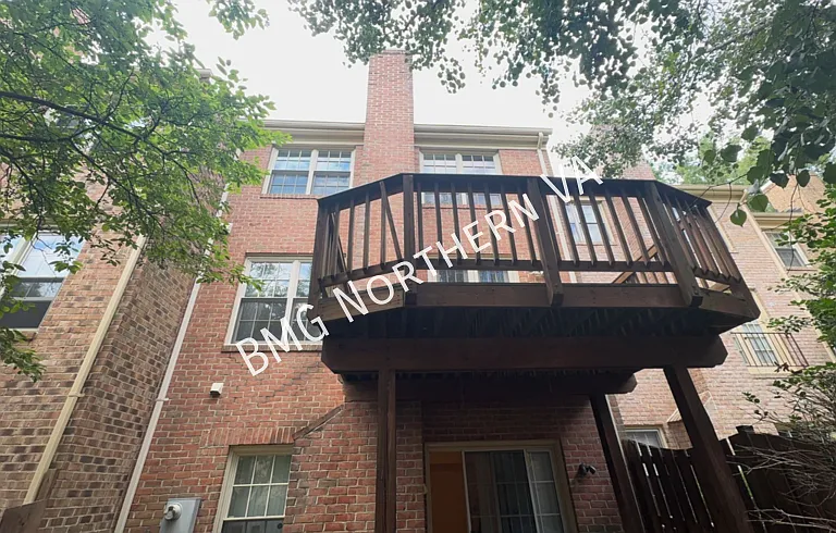 2105 Kings Garden Way — Photo 4