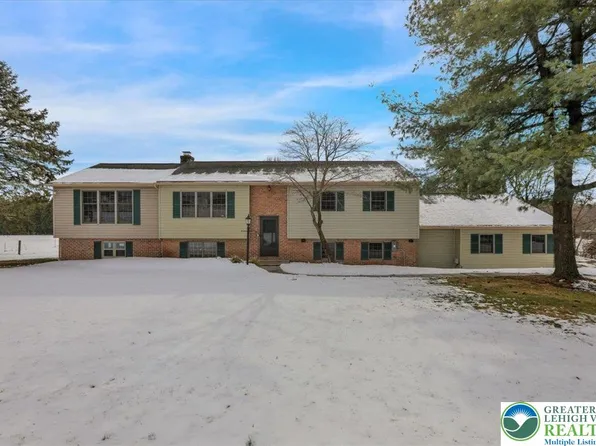 282 Ernst Rd, Mohrsville, PA 19541