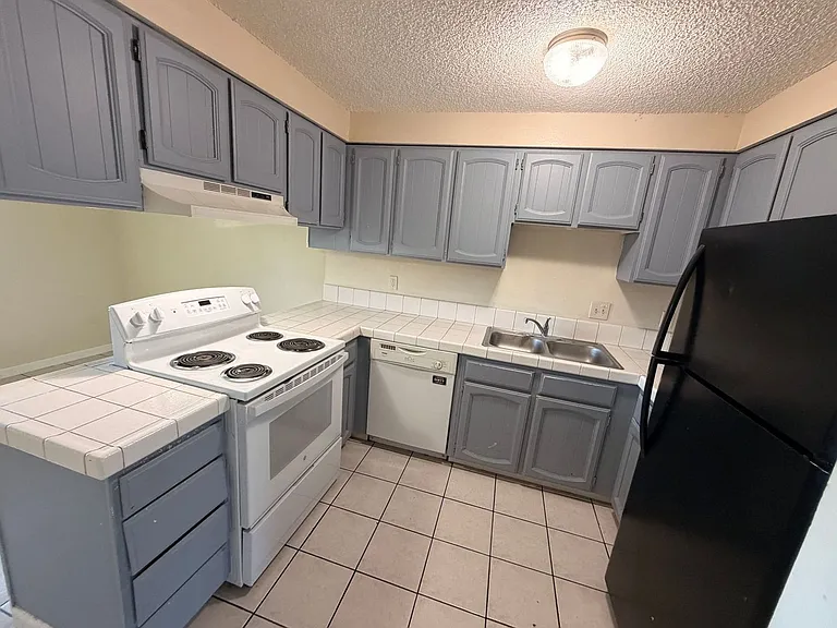 4180 Bristol Ct #H — Photo 10
