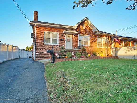 2nd image of 497 Arden Ave