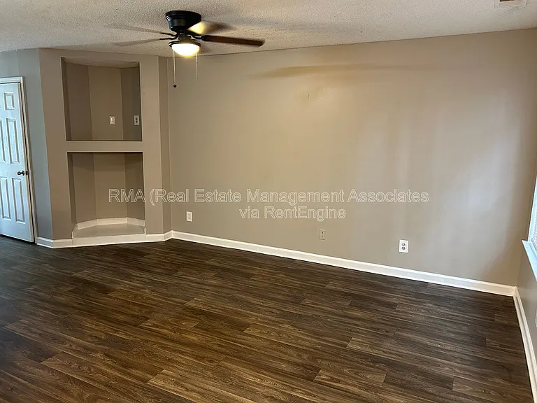 1840 Carrington Dr — Photo 12
