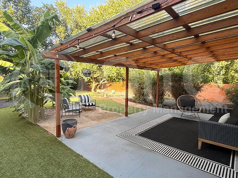 5504 Northdale Dr — Photo 12
