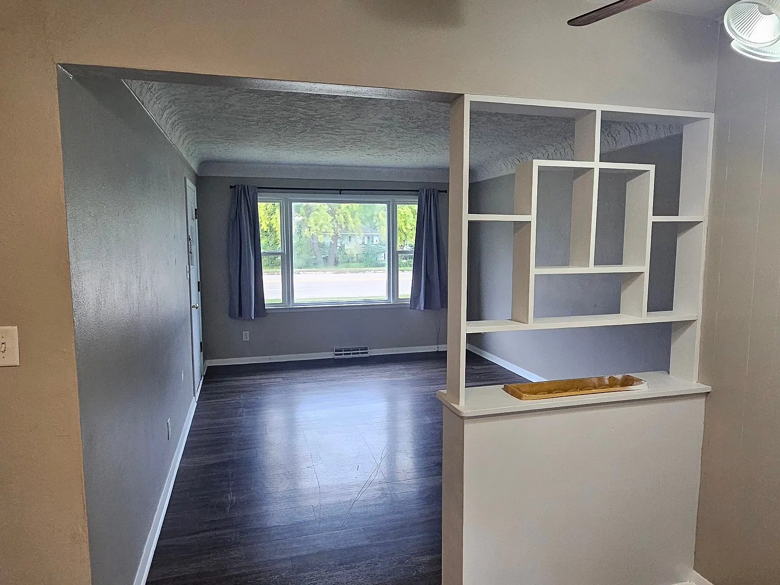 3 bed, 2.0 bath, 1051 sqft, $1,300 — Photo 4