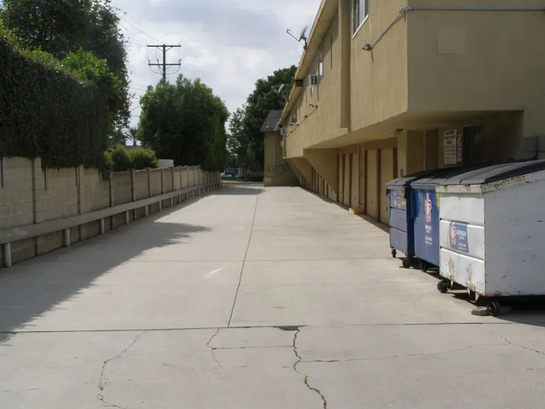 051 - Whittwood Park Apartments — Photo 7