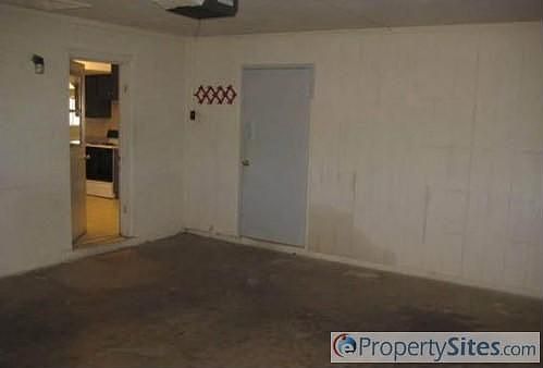 3rd image of 2247 W Topeka Dr