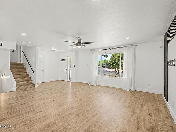 4th image of 4055 W MONTEBELLO Avenue