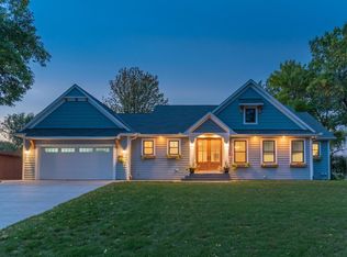 30 Lakeview Terrace Blvd, Waconia, MN 55387