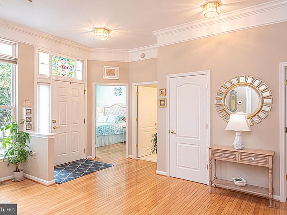 4th image of 63 Chatham Ct