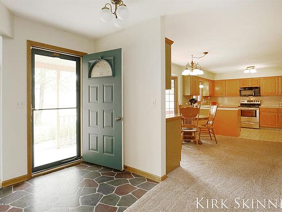 3rd image of 8631 Ridgebluff Dr SW