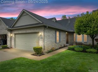 5428 Ivy Ct, Howell, MI 48843