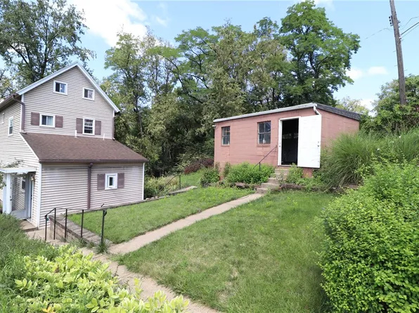 1303 Hancock St N, Braddock, PA 15104