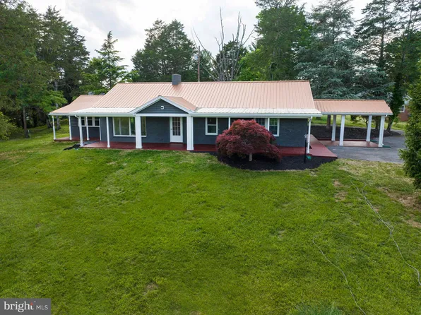 565 Burgess St, Strasburg, VA 22657
