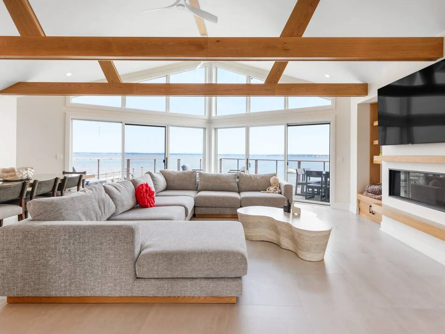 Bayfront Luxury on Dune Road Westhampton Beach — Photo 2