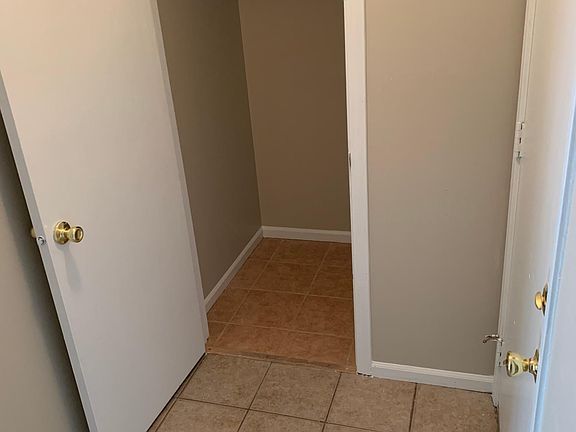 2nd image of 1548 Autumn Dr