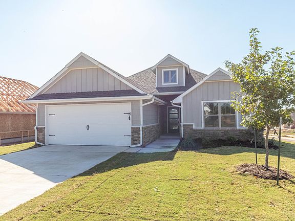 3rd image of 3840 Pettit Blvd
