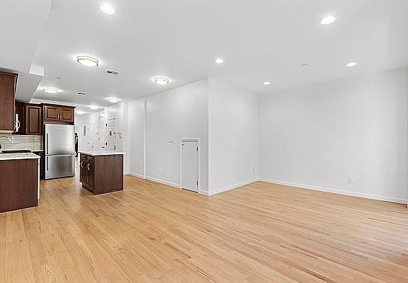 4th image of 1829 E 13th St APT 2A