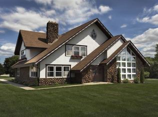 6280 Overlook Ct, Greendale, WI 53129