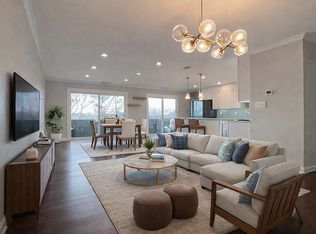 9242 Gross Point Rd APT 405, Skokie, IL 60077