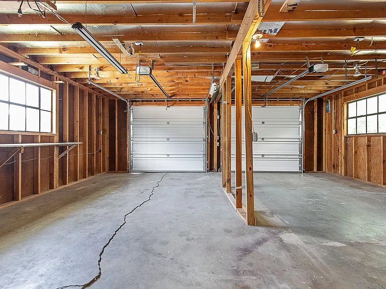 2300 Aspen Dr — Photo 6